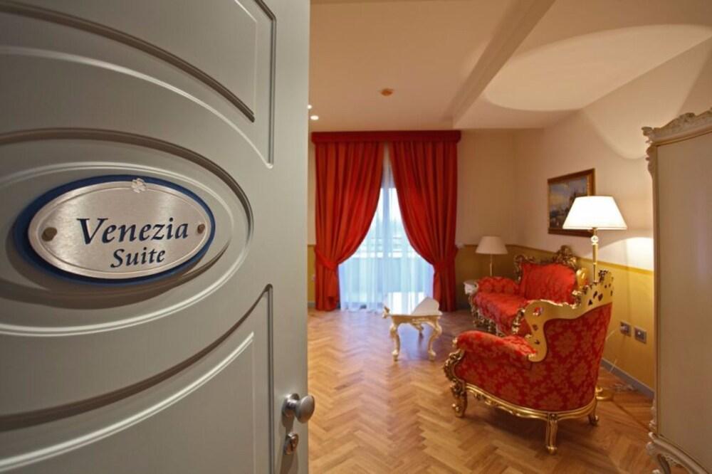 Grand Hotel 포를리 외부 사진