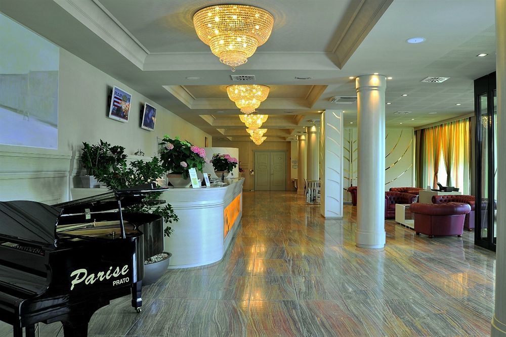 Grand Hotel 포를리 외부 사진