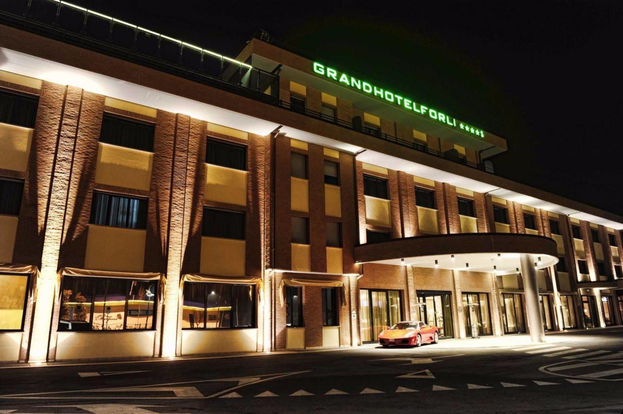 Grand Hotel 포를리 외부 사진